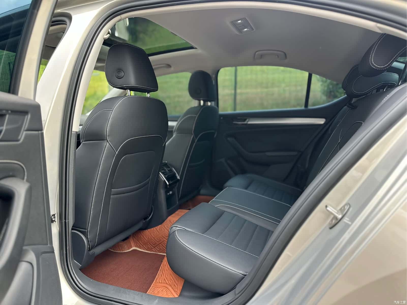 Skoda Superb, 2023 9
