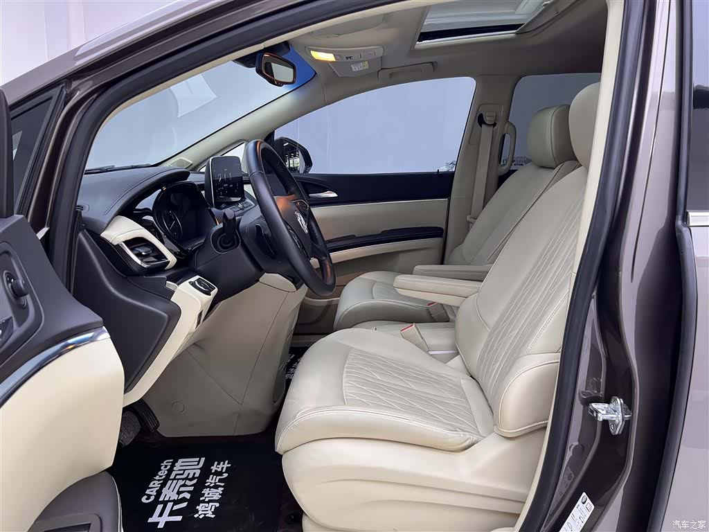 Buick GL8, 2025 18