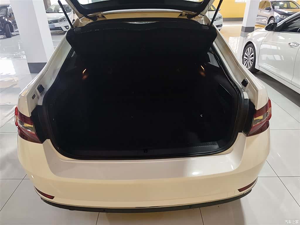 Skoda Superb, 2017 15