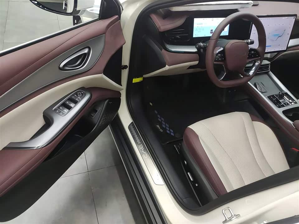 BYD Seal 07 DM-i BYD Seal 07 DM-i