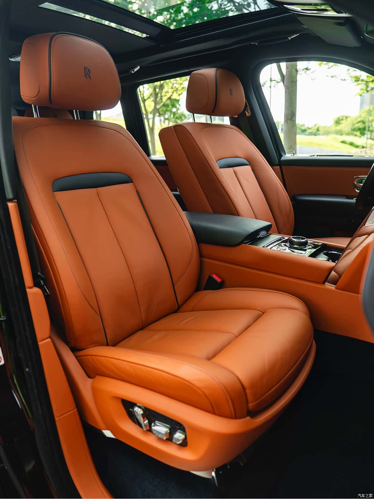 Rolls-Royce Cullinan, 2020 6