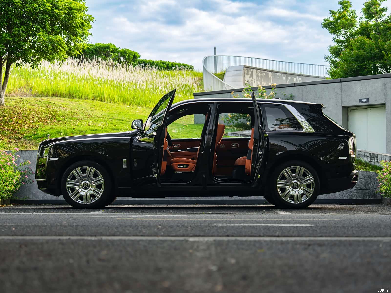Rolls-Royce Cullinan, 2020 все фото