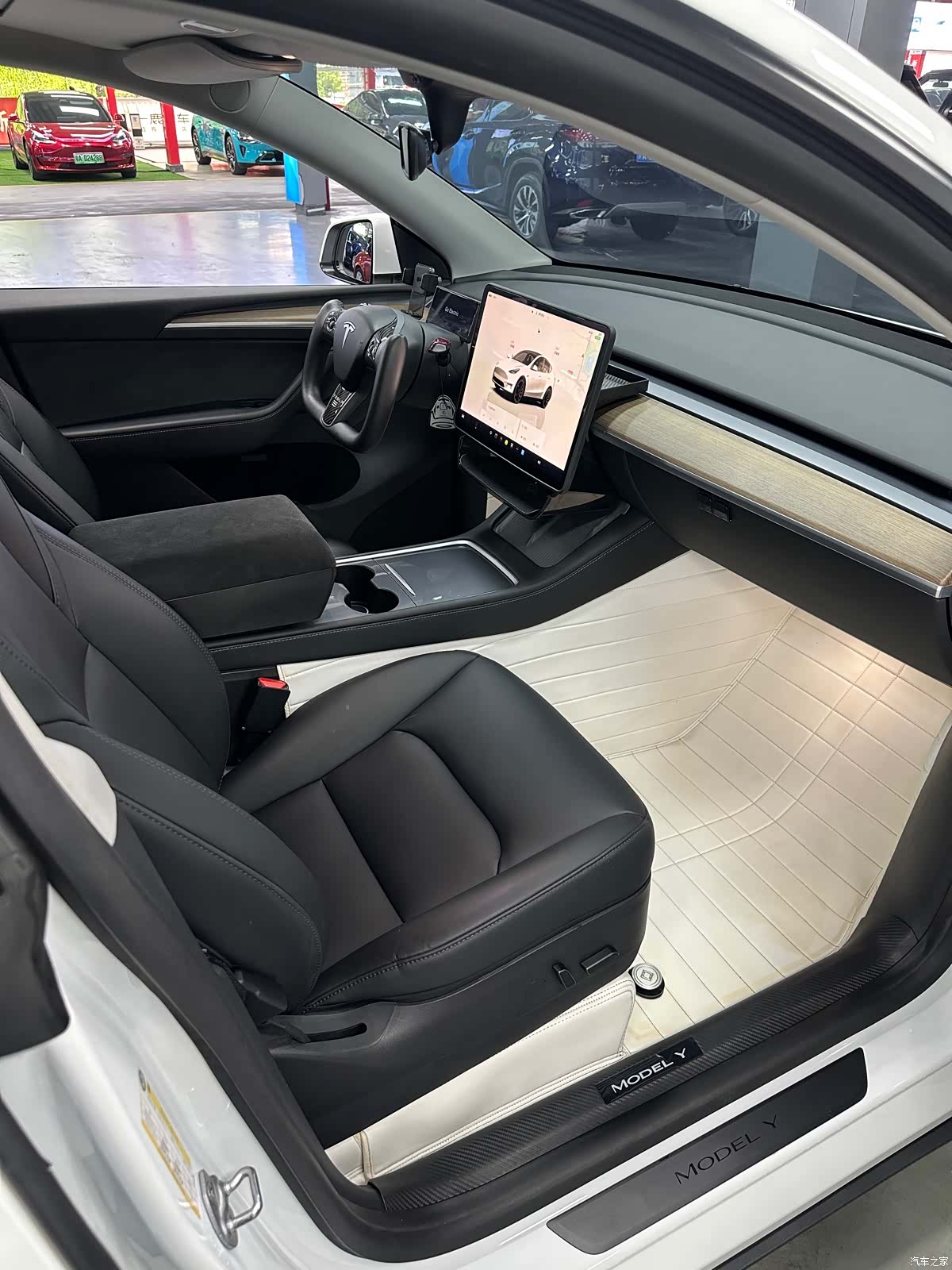 Tesla Model Y, 2022 18