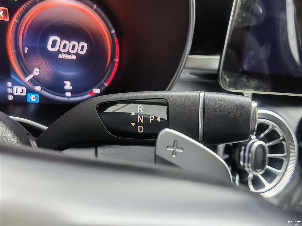 Mercedes-Benz C-Class, 2022 13
