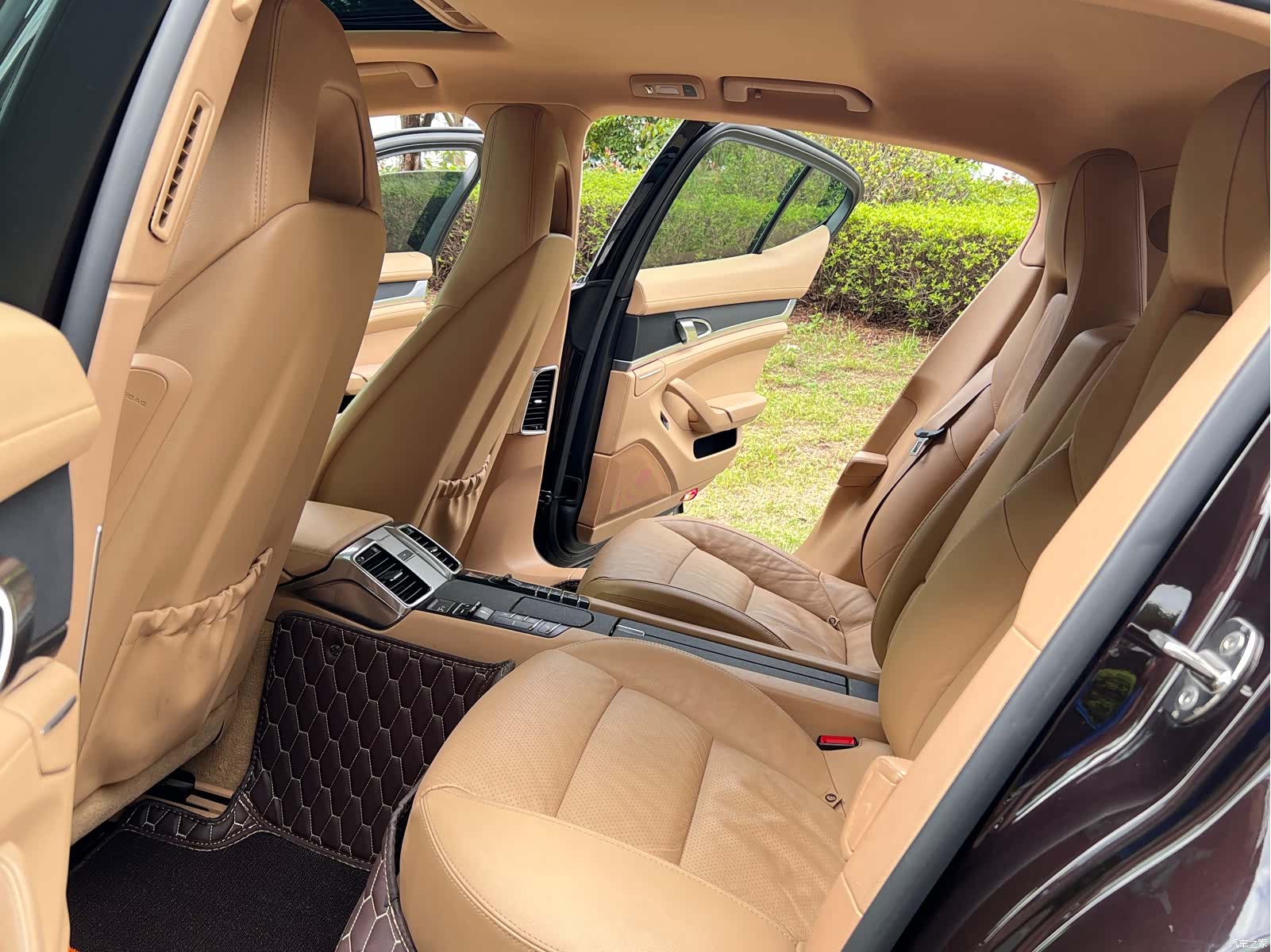 Porsche Panamera, 2011 10