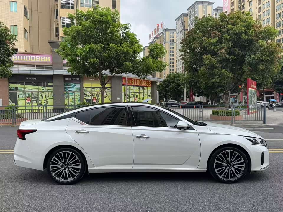 Nissan Teana