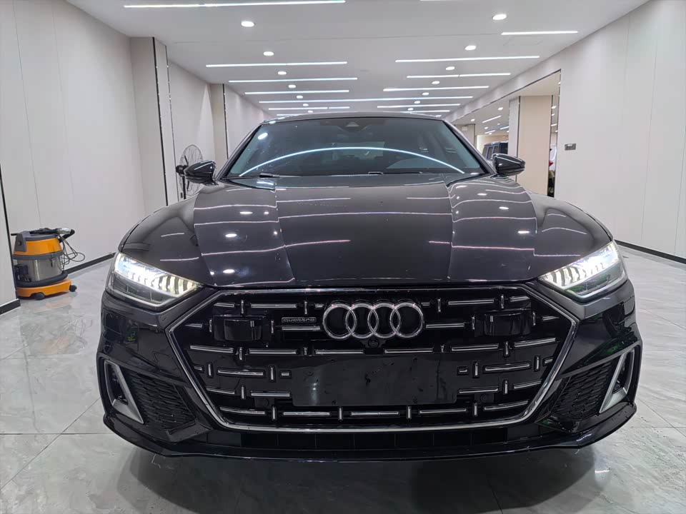 Audi A7L