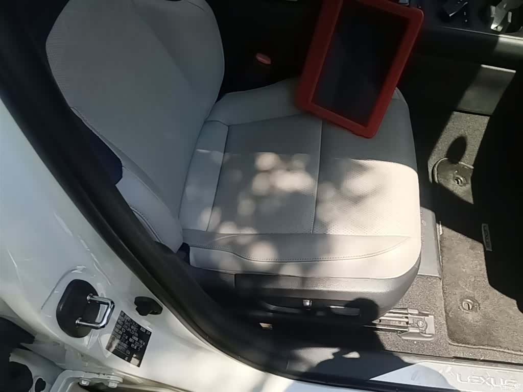 Lexus UX, 2020 25