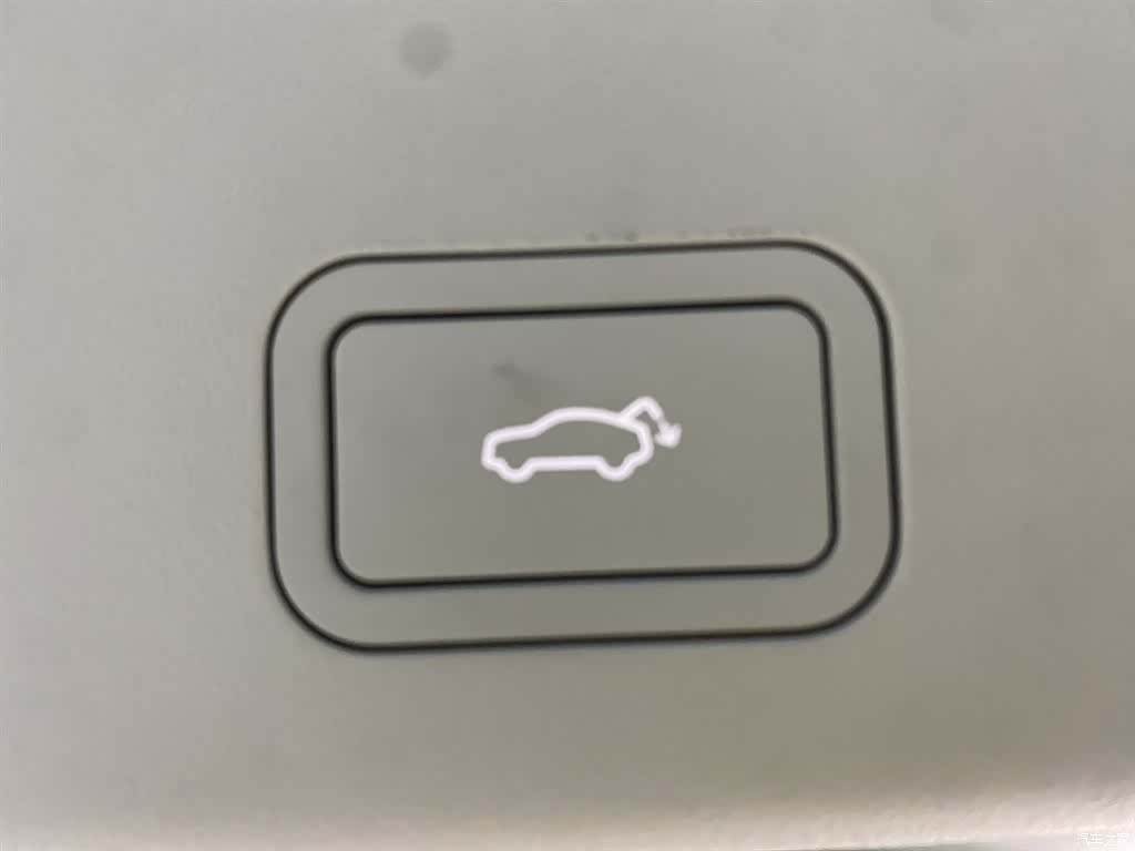 Volvo EM90, 2026 29