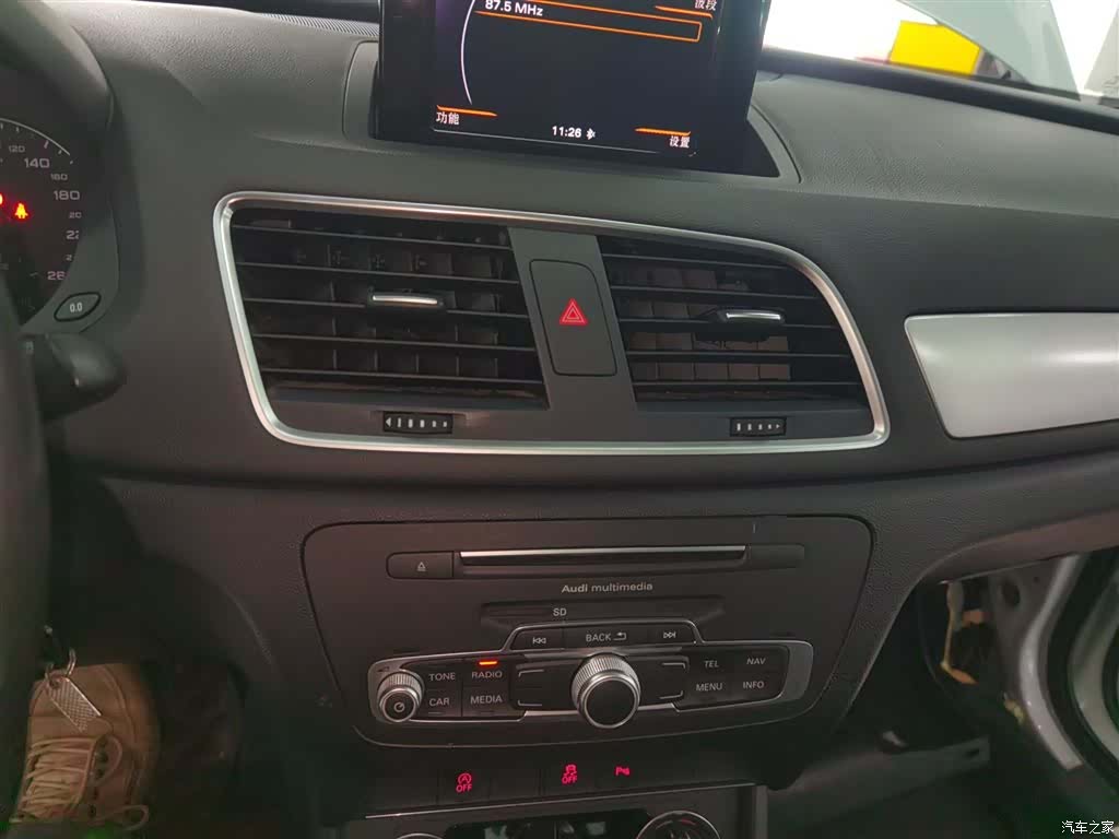 Audi Q3, 2016 13