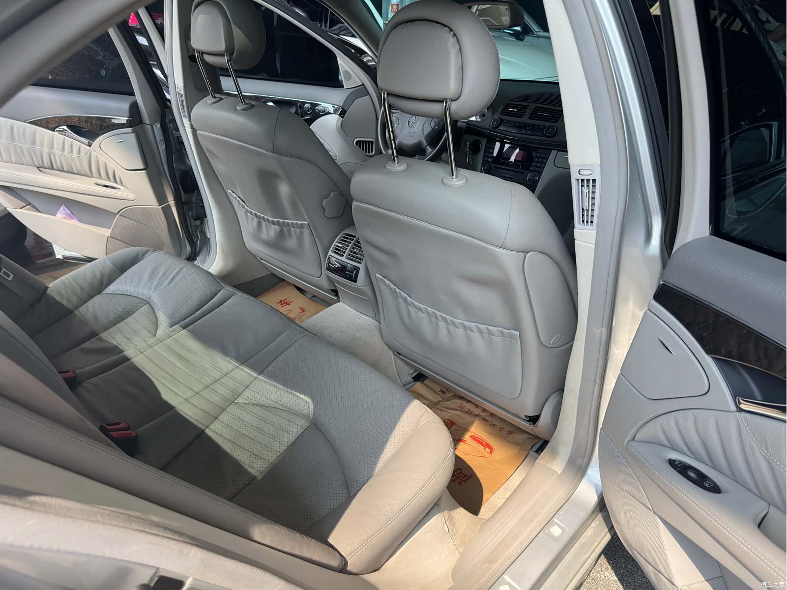 Mercedes-Benz E-Class, 2005 19