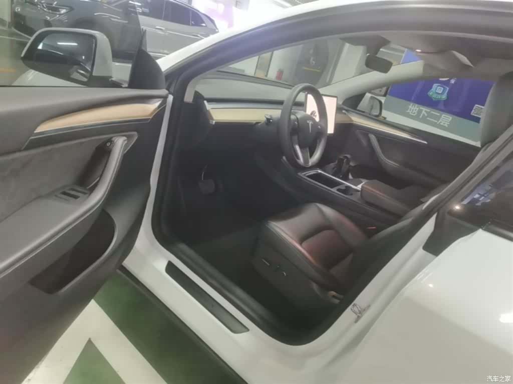 Tesla Model Y, 2021 16