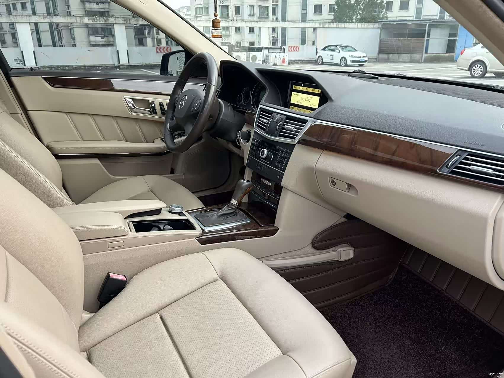 Mercedes-Benz E-Class, 2013 18