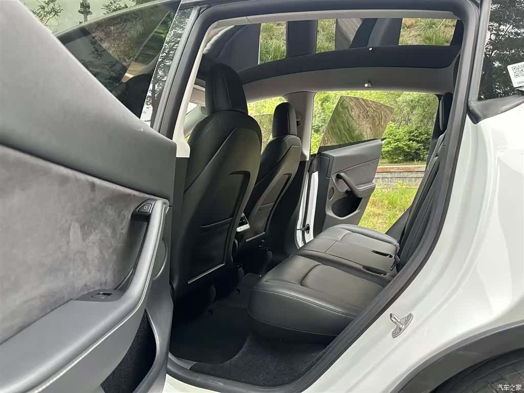 Tesla Model Y, 2021 17