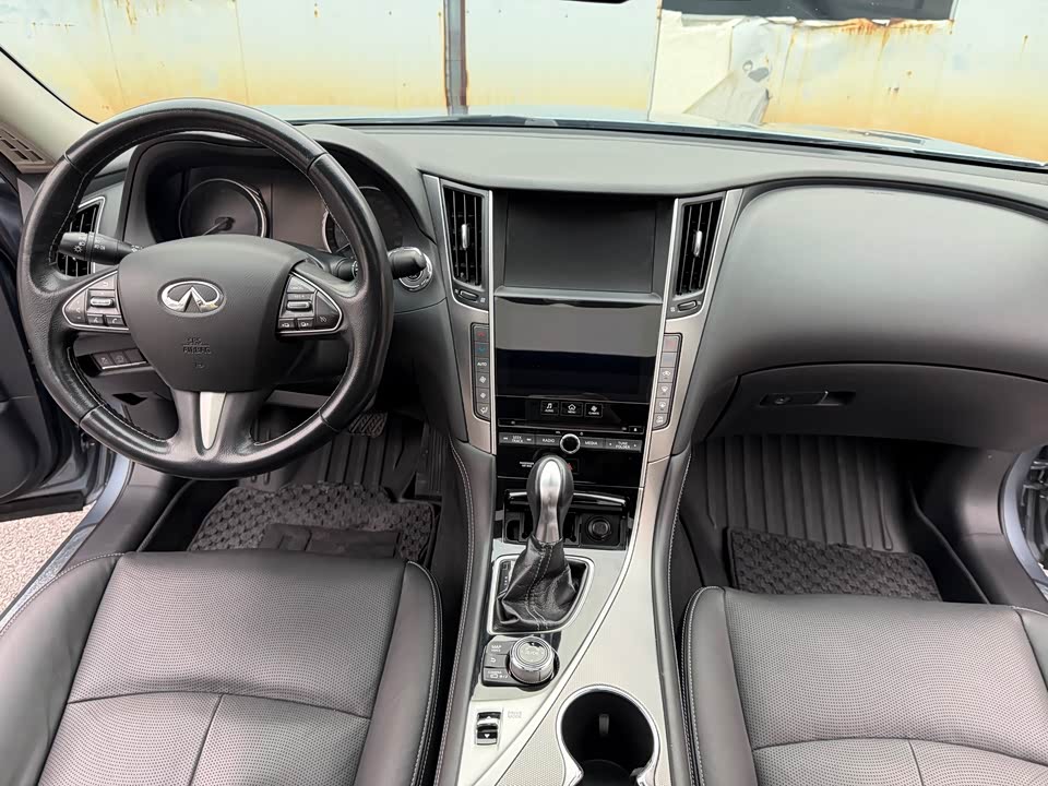 Infiniti Q50L