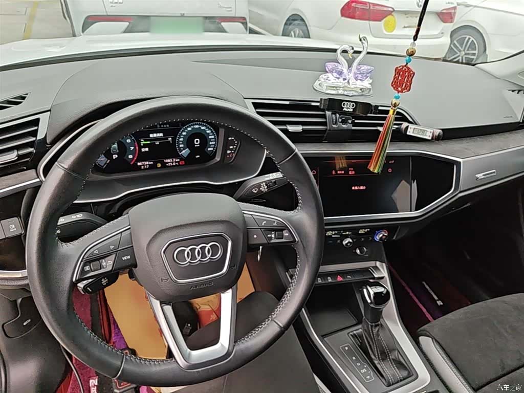 Audi Q3, 2019 10