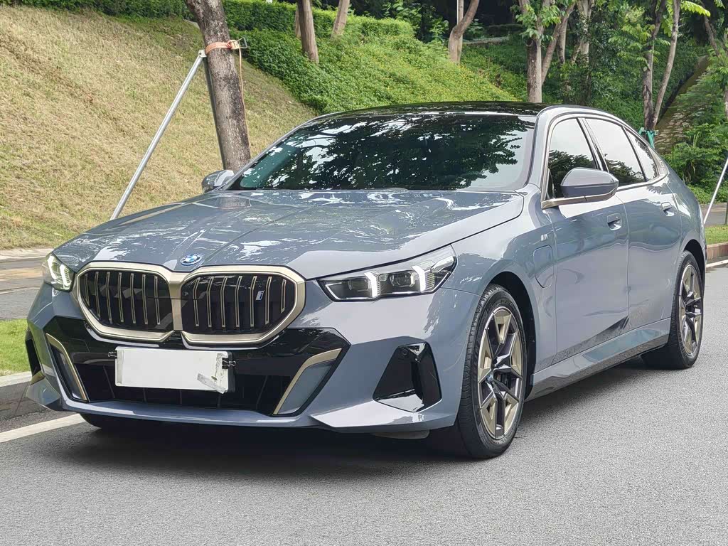 BMW i5