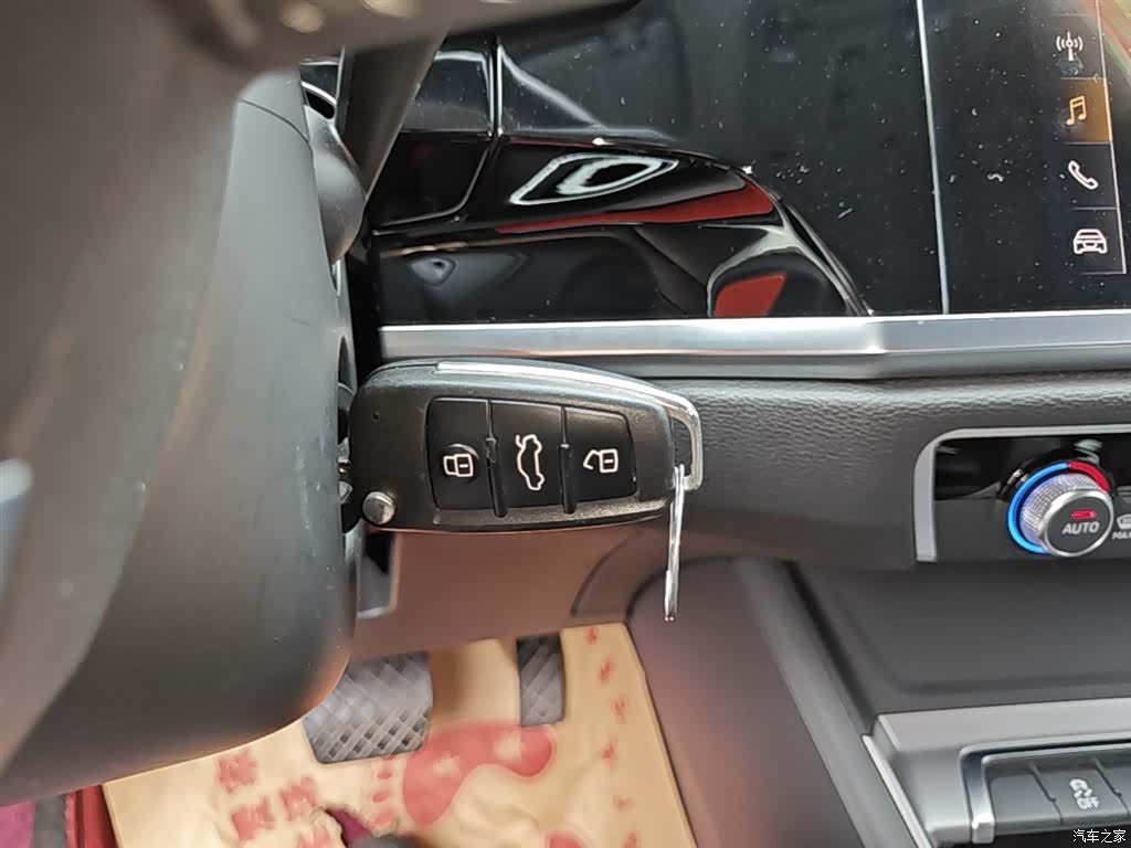 Audi Q3, 2019 9