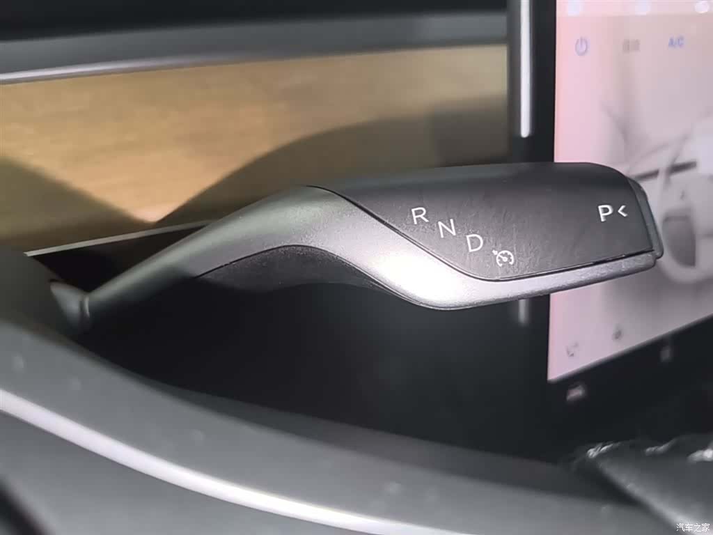Tesla Model Y, 2022 14