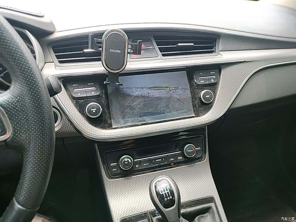 Geely Emgrand, 2016 13