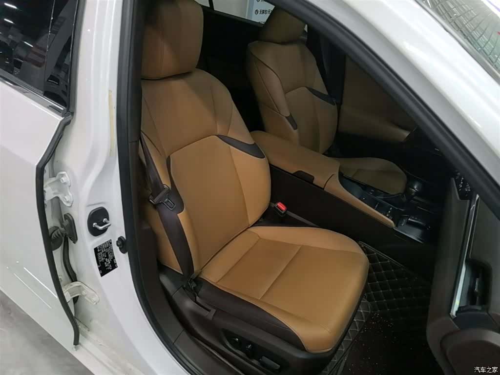 Lexus ES, 2021 25