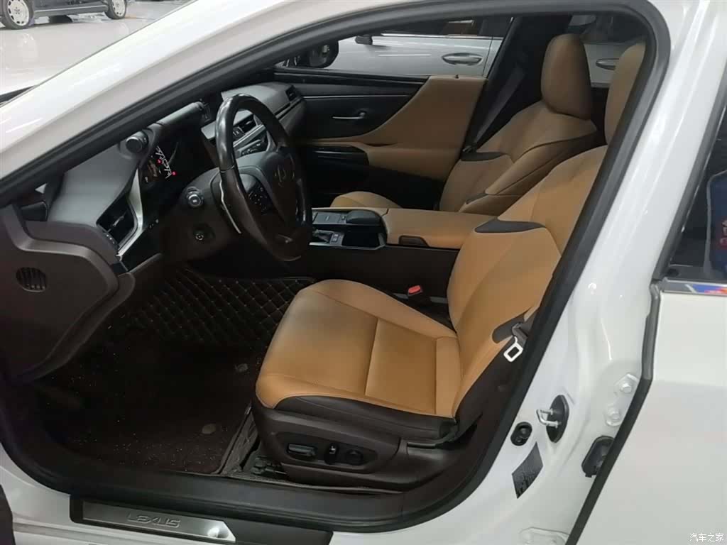 Lexus ES, 2021 15