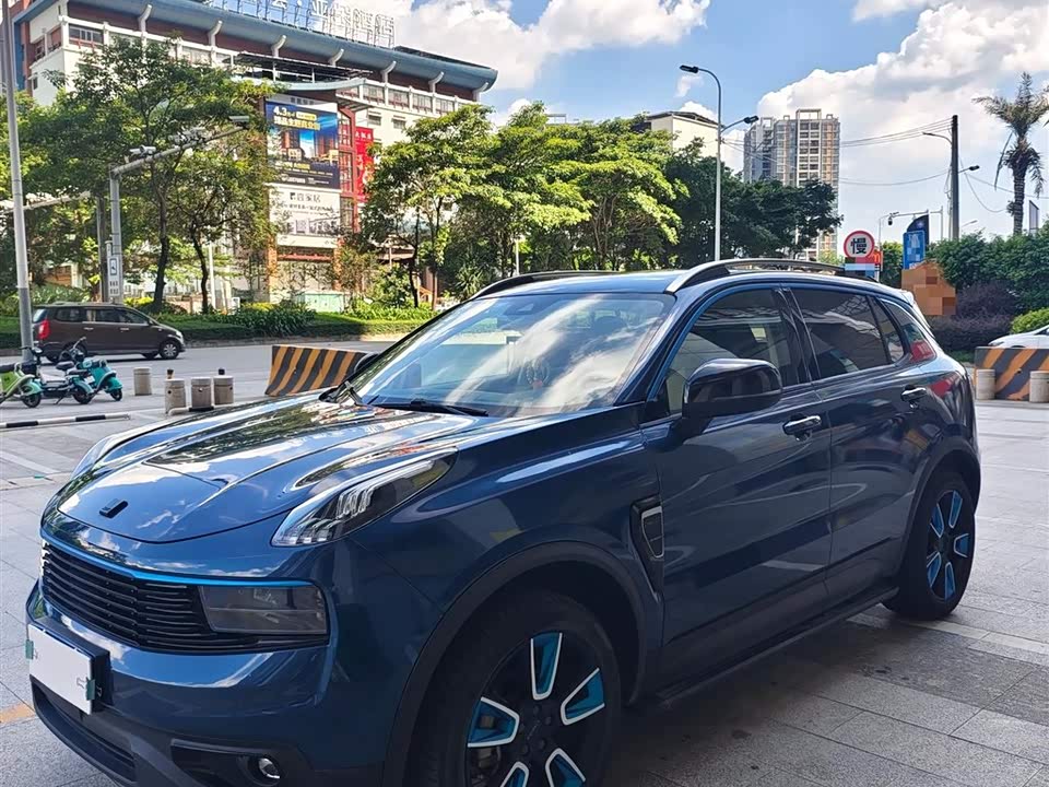 Lynk & Co 01