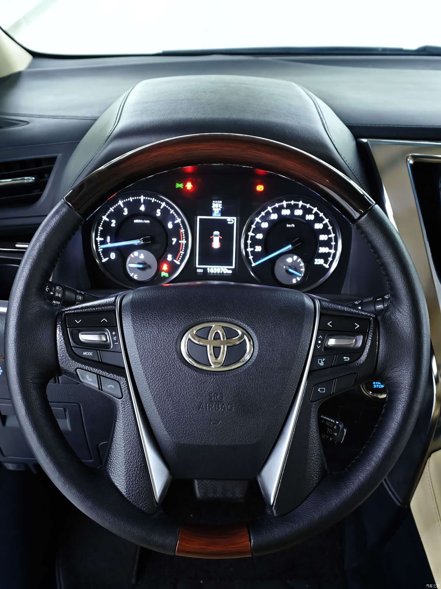 Toyota Alphard, 2015 11