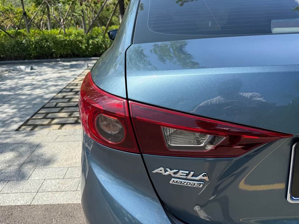 Mazda 3 Angkesaila