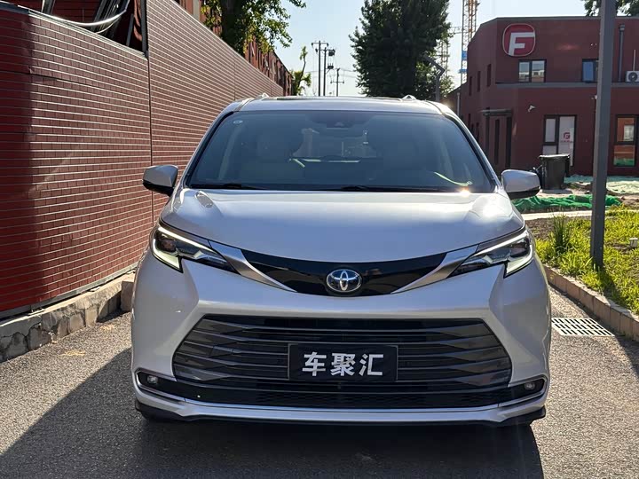 Toyota Sienna, 2022 года фото 3