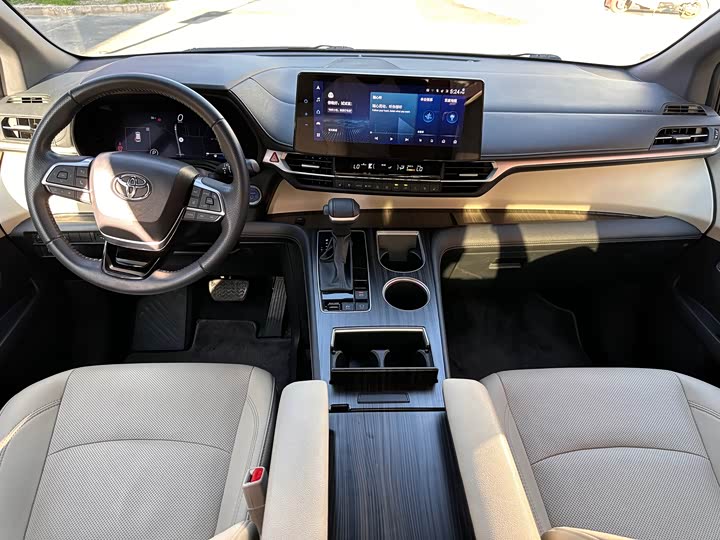 Toyota Sienna, 2022 года фото 8