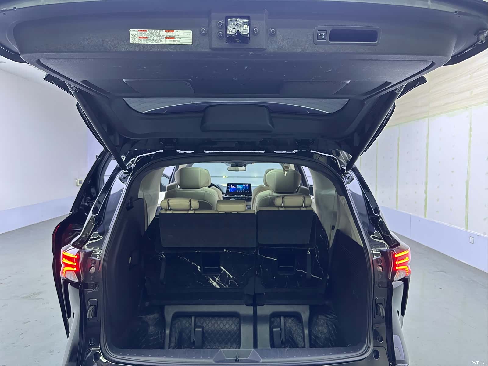 Toyota Sienna, 2022 14