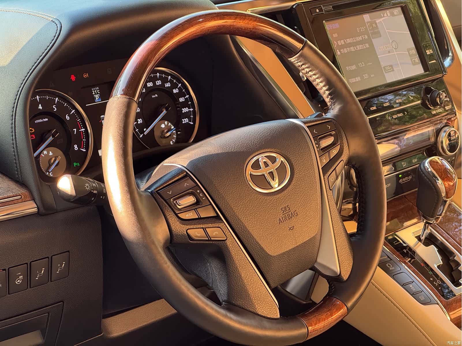 Toyota Alphard, 2018 20