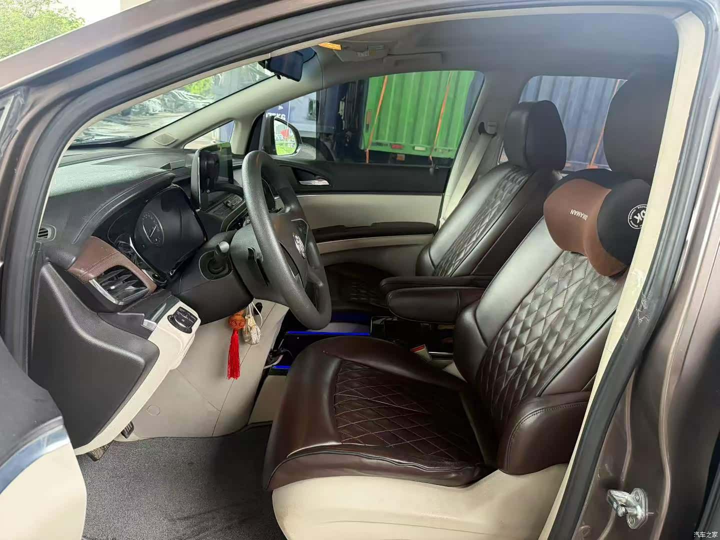 Buick GL8, 2021 6