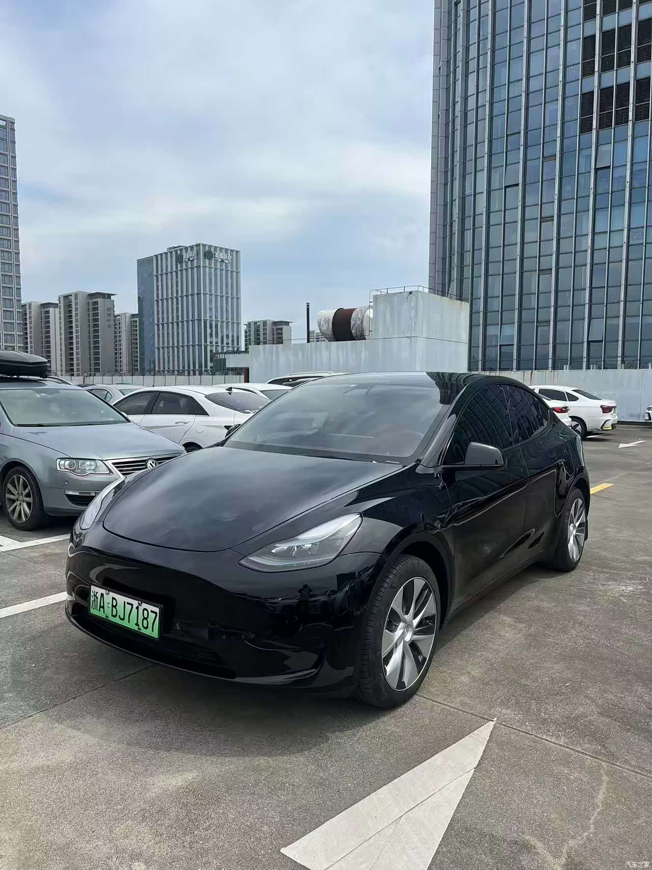 Tesla Model Y, 2023 2