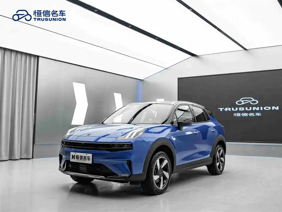 Lynk & Co 06