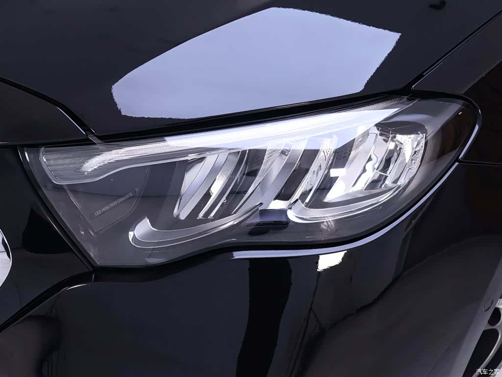 Mercedes-Benz E-Class, 2024 4