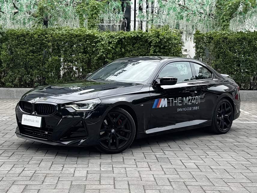 BMW M240i
