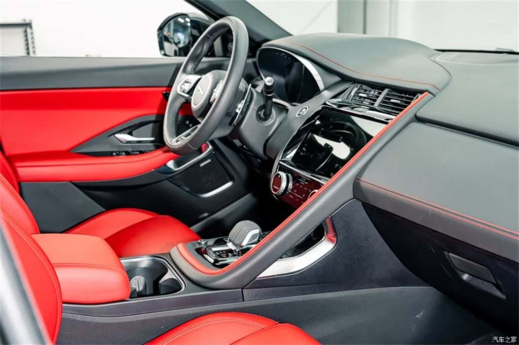 Land Rover E-PACE, 2023 18
