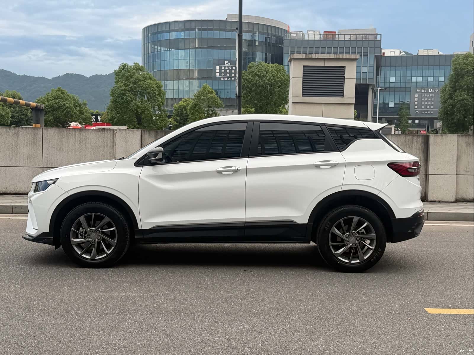 Geely Coolray, 2025 9