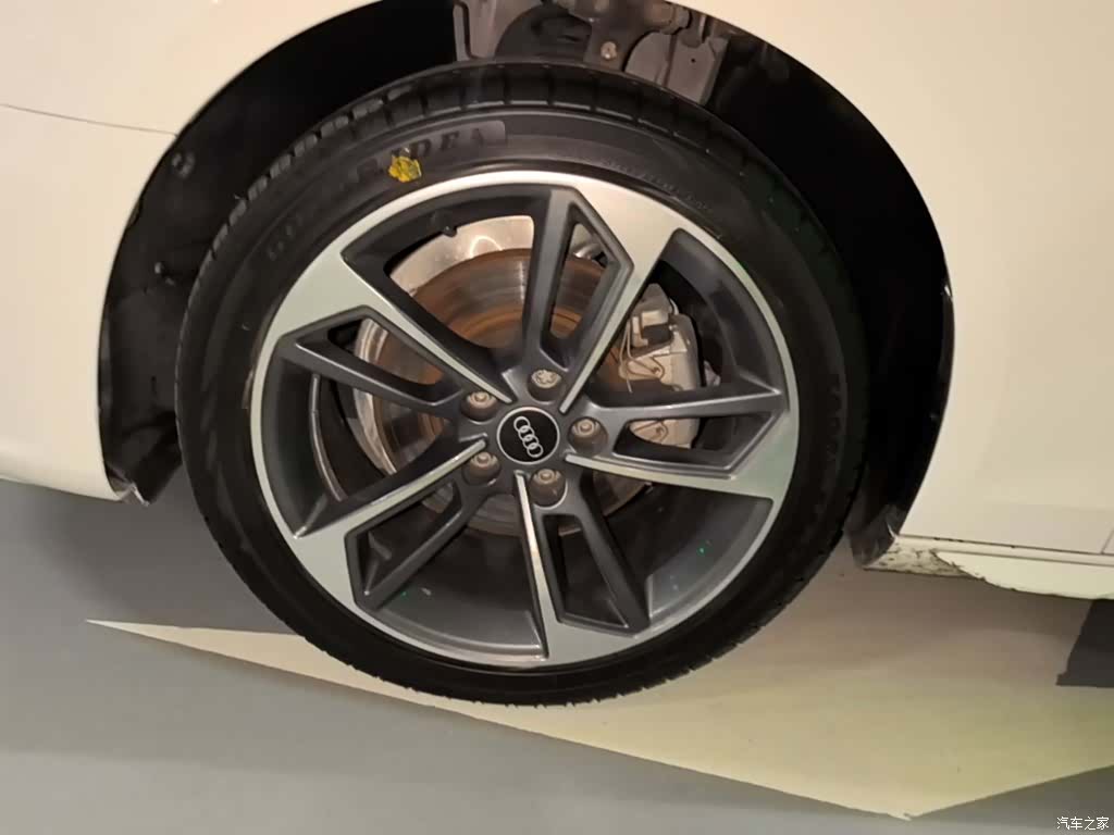 Audi A4L, 2024 23