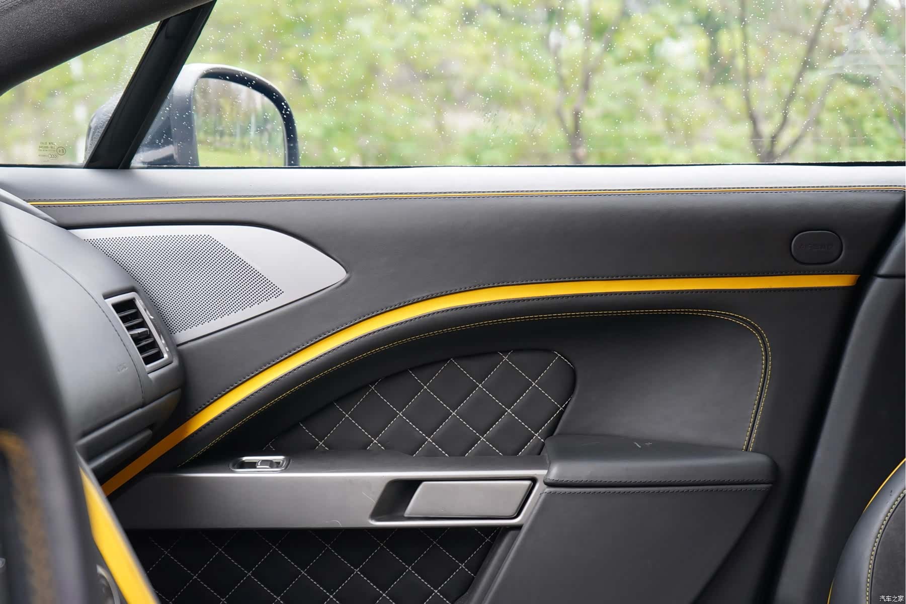Aston Martin Rapide, 2011 11