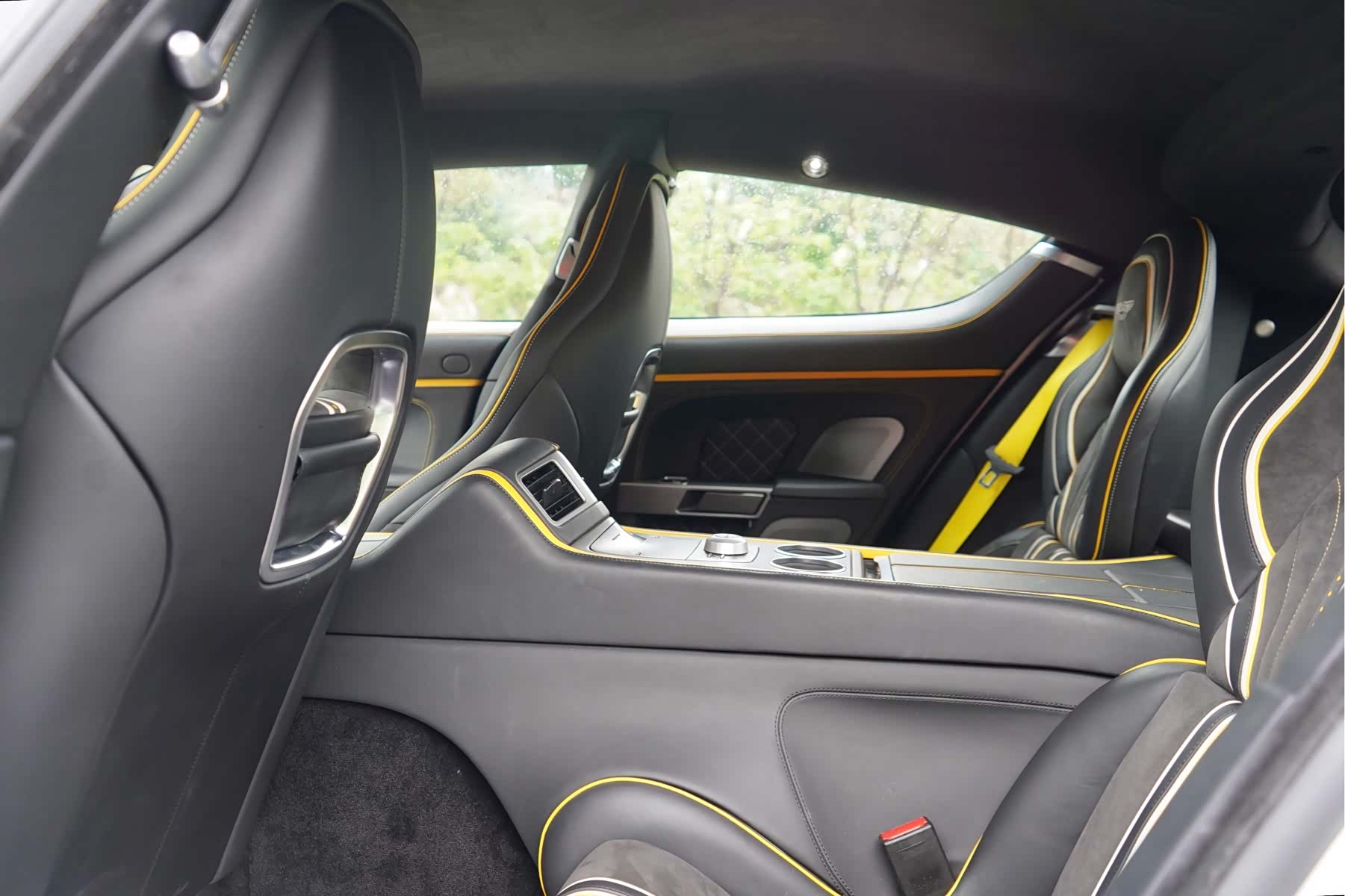 Aston Martin Rapide, 2011 17
