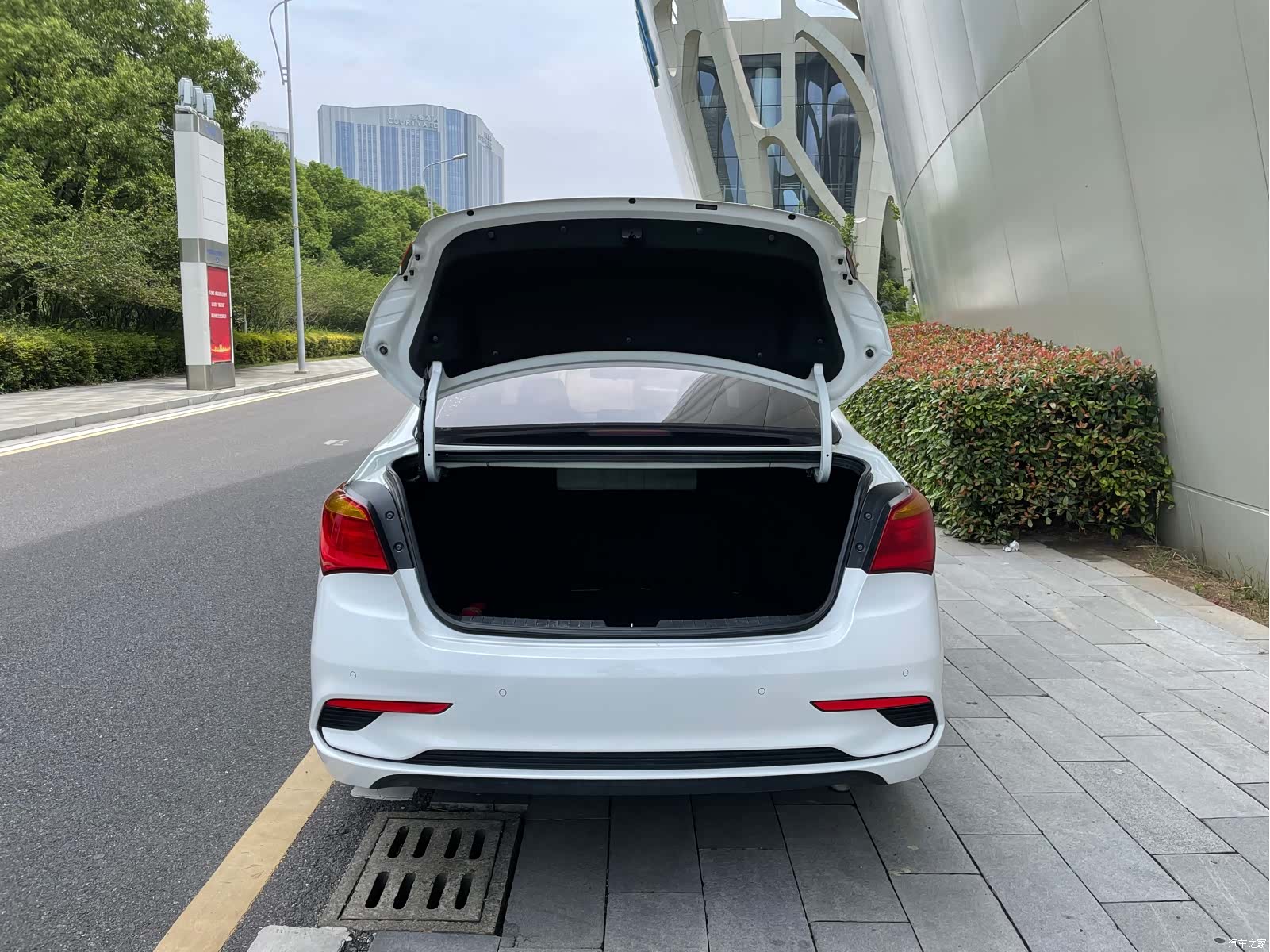 Hyundai GLS, 2017 18