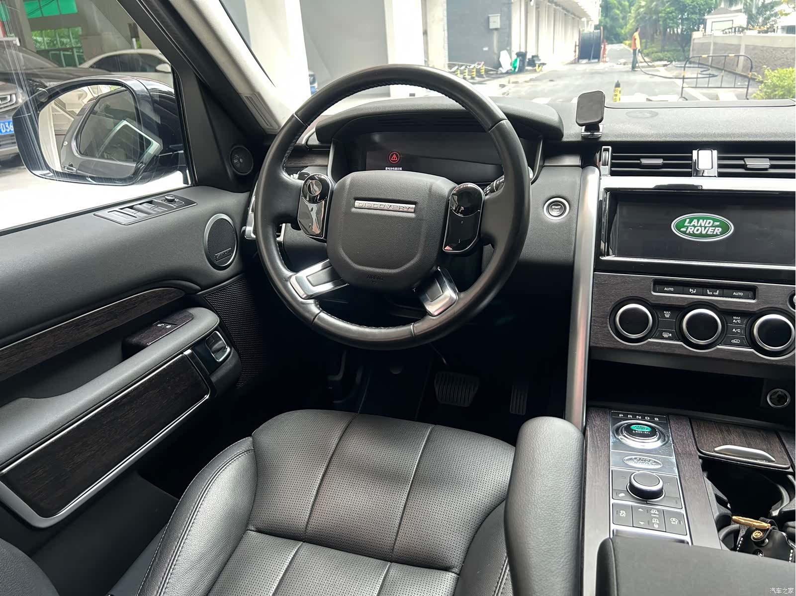 Land Rover Discovery, 2019 13
