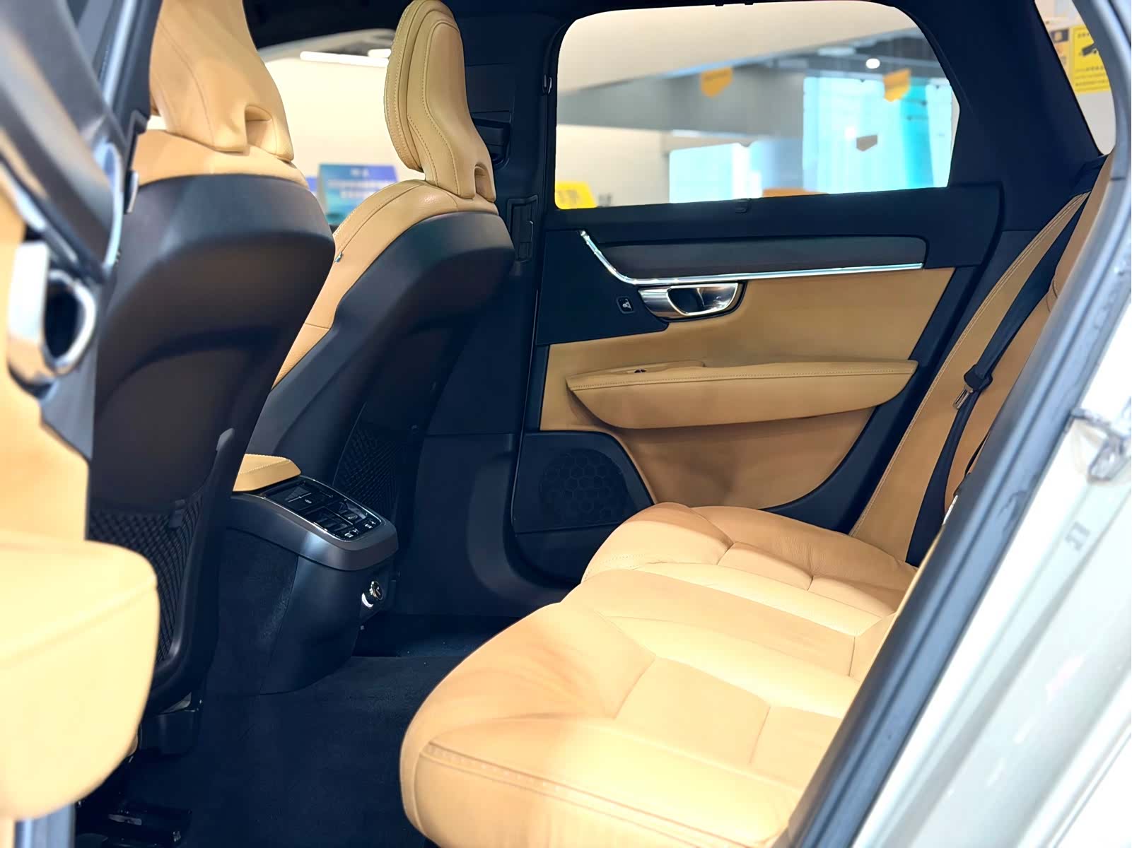 Volvo V90, 2019 16