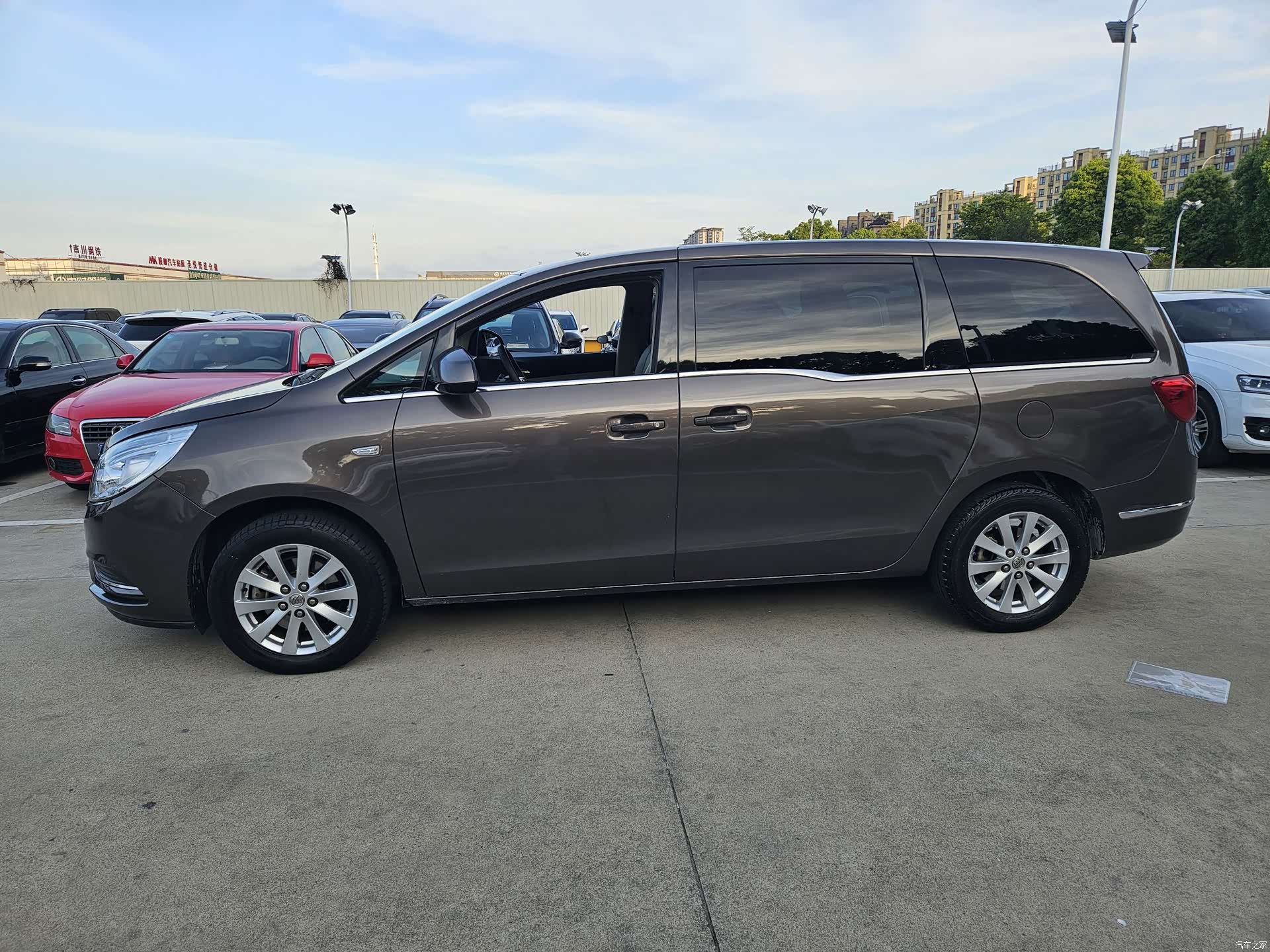 Buick GL8, 2017 4