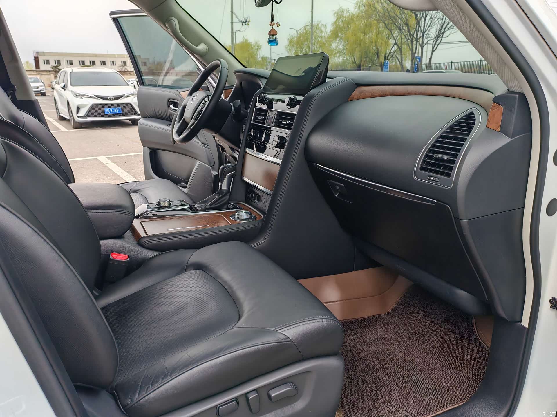 Nissan Patrol, 2023 9