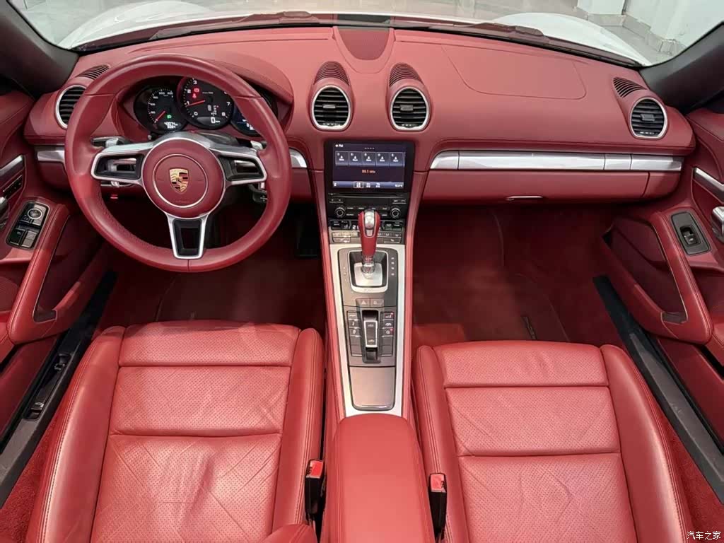 Porsche Boxster, 2020 все фото