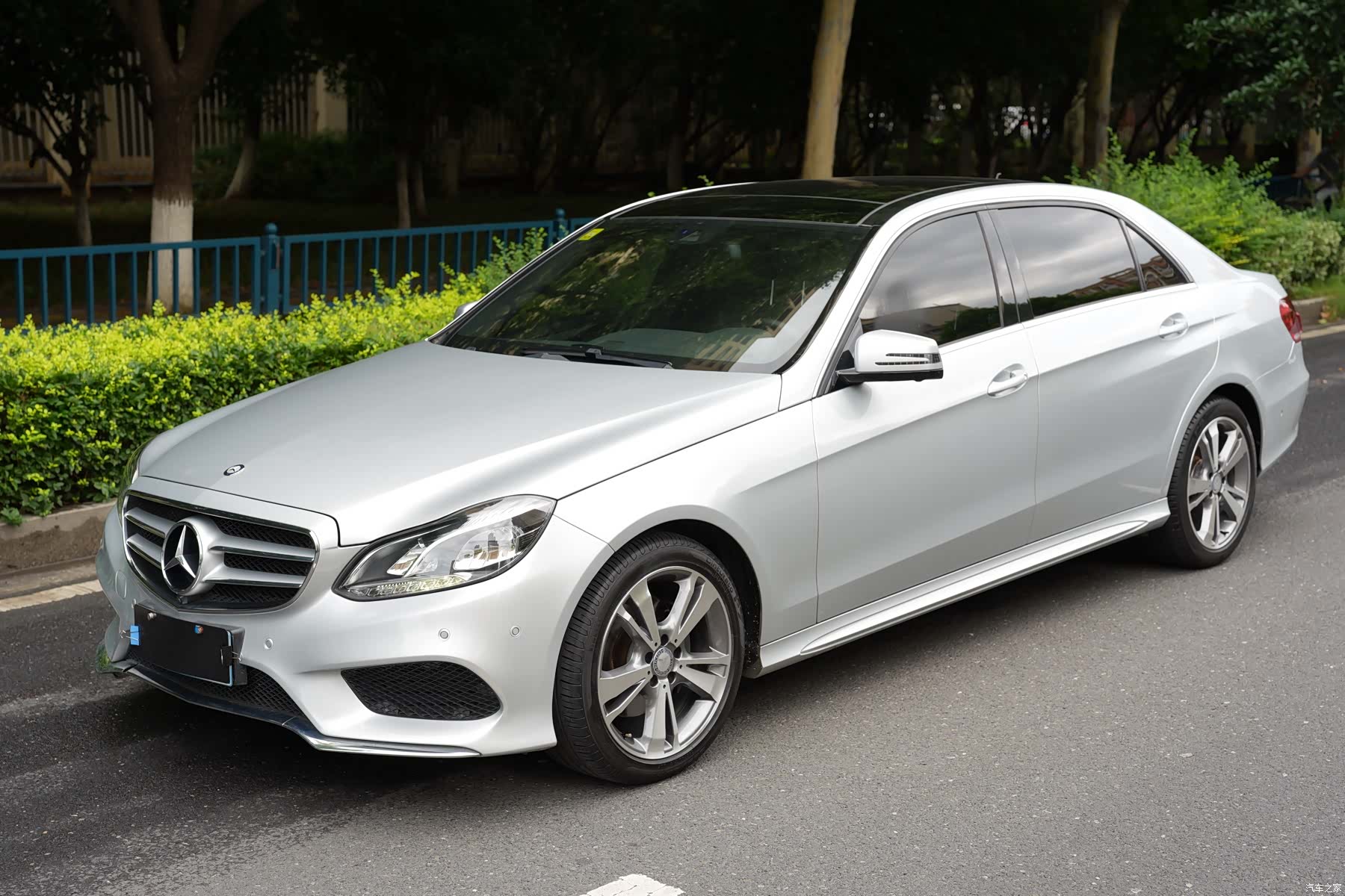 Mercedes-Benz E-Class, 2014 1
